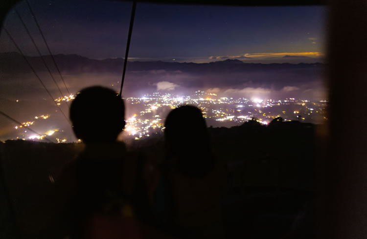 「うさぎ平」天空の天体ショー　夜景・星空
