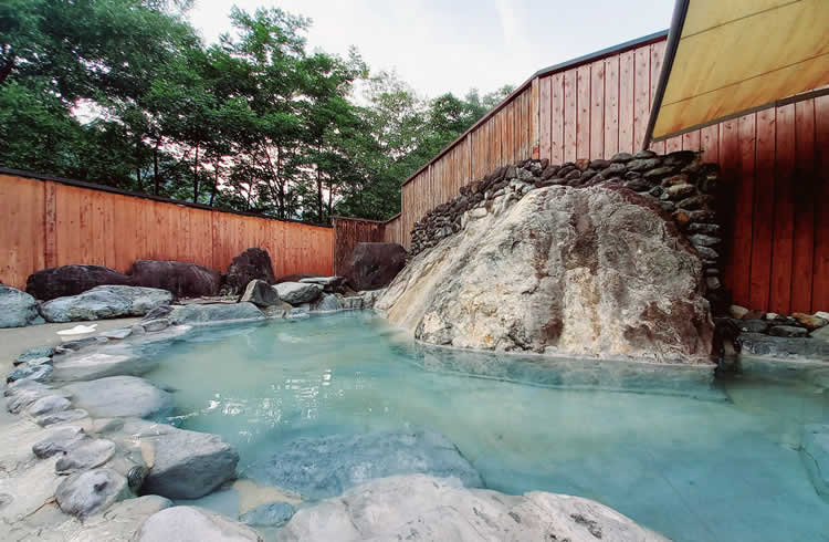 白馬八方温泉「おびなたの湯」