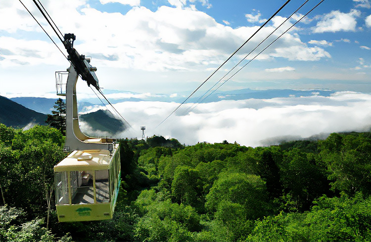 つがいけマウンテンリゾート　栂池自然園　ロープウェイからの雄大な景色