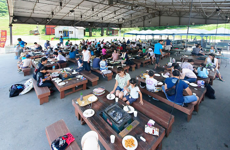 Hakuba47 MOUNTAIN SPORTS PARK　暑い日や雨天でもOKのバーベキュー
