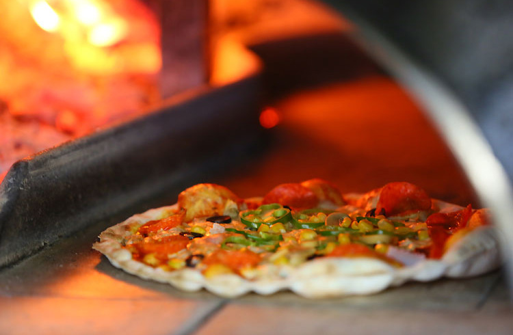 Hakuba47 MOUNTAIN SPORTS PARK　長野県のゲレンデレストランコンテスト優勝「ピザハウス　ルイス」