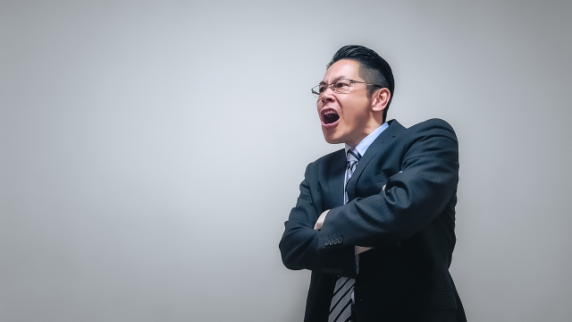 夫が職場の話をしなくなり、離婚を迫ってきた・・・