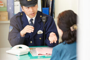 警察官の夫、独身と偽って浮気をしていた・・・